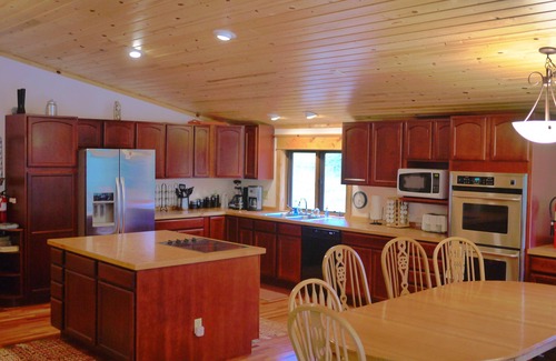 White Sulphur Springs Casa | Inicio Very Private En medio de 2 millones de acres de Lewis & Clark Forest