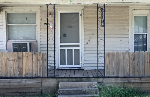 Tonkawa Casa | Very nice and cozy 3 Bedroom with full closets fully furnished