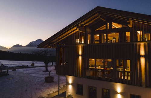 Tulfes Apartamento | Very nice apartment, close to the ski lift/gondola and Hall's old town