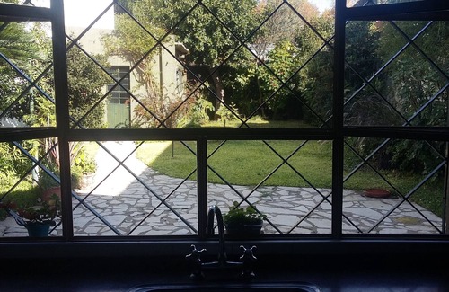 General San Martín Casa | Muy bonita casa con gran jardín, ideal para los amantes del verde.
