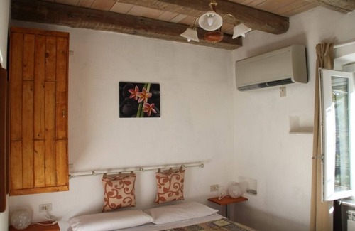Servola-Chiarbola-Valmaura-Borgo San Sergio Casa | Very nice little house with large garden with barbecue