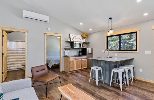 Hill City Cabina | Very nice, newer cabin with 2 bedrooms.