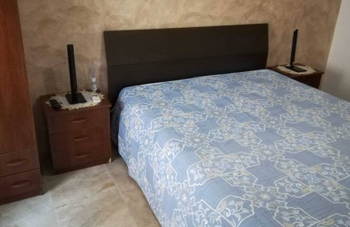 Aradeo Casa | Muy bonito apartamento recientemente renovado con terraza en la azotea.
