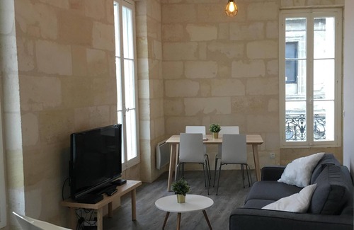 Saint Seurin - Fondaudege Apartamento | Muy bonito apartamento reformado en edificio de piedra