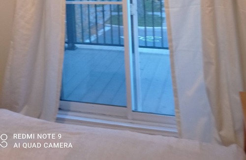 Cote-Saint-Paul Cama Y Desayuno | Very nice room - adorable apartment near metro Jolicoeur