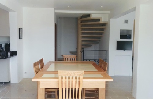 Bargemon Villa | MUY BONITO CHALET CON PISCINA
