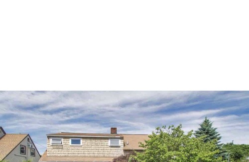 Levittown Casa | Very peaceful bedroom with separate bathroom and entrance