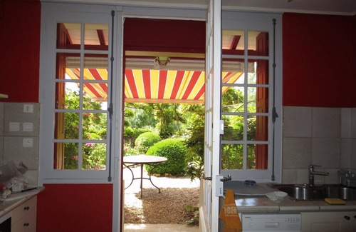 Castelmoron-sur-Lot Casa | Muy bonita casa en el pueblo, con vistas al lote, tranquila terraza con jardín de flores