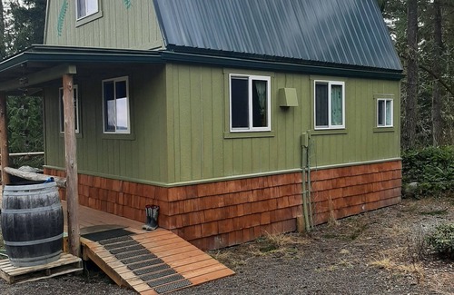Port Angeles Cabina | Very private artist studio cabin in the Olympic National Park. Beautiful Views!
