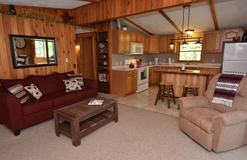Hayward Cabina | Cabaña muy privada en Upper Twin Lake ... Gran lote ... ¡Excelentes vistas!