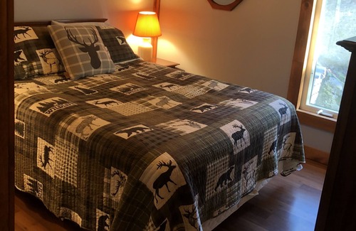 Catchacoma Cabaña | Very Private Executive cottage w Spectacular Sunsets on Waterfront