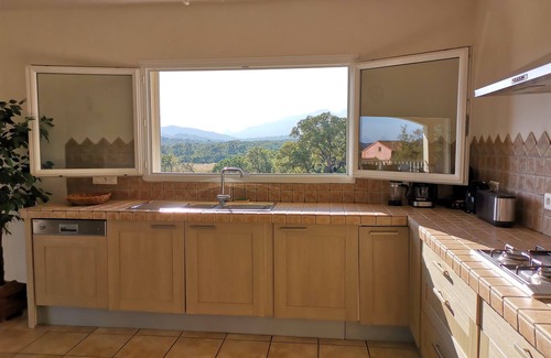 Pinarellu Villa | VILLA ESPACIOSA Y TRANQUILA CON VISTAS AL MAR YA LA MONTAÑA, A 500 M DE LA PLAYA