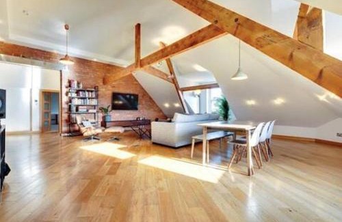 Heaton Apartamento | Very Spacious 2 Bdrm Flat