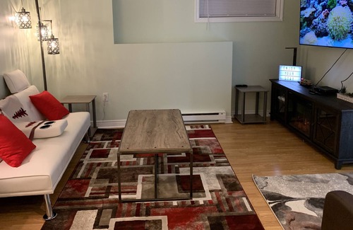 Halifax Apartamento | Very stylish 1 bedroom plus den in great neighborhood