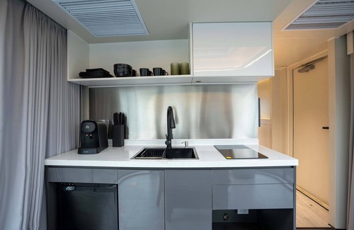 Bridgeport Casa | Vessel 10 - Elevated Vessel Experience | Waterfront Backyard Fast Internet