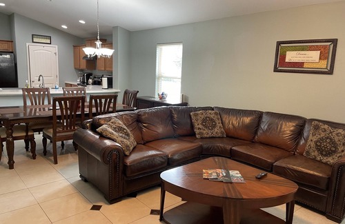 Converse Casa | Veteran Owned, Cozy 3-bedroom house located in charming Converse, TX
