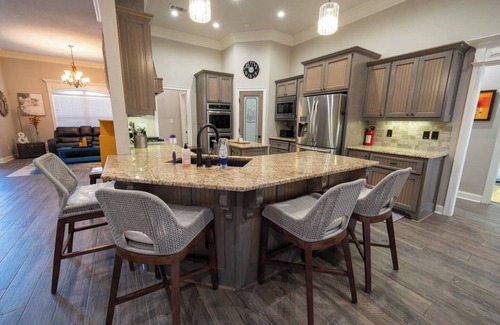 Sherwood Casa | Veteran’s Family Retreat | Spacious & Peaceful Stay Near AFB
