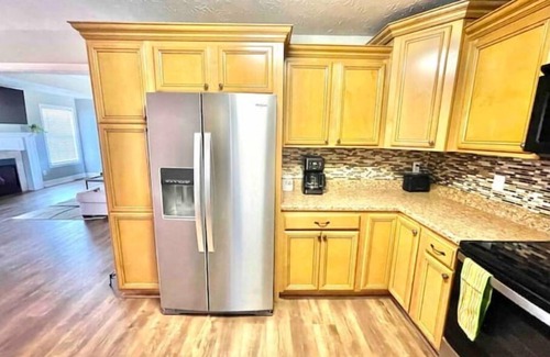 Bowling Green Casa | Vette City retreat convenient to Mammoth Caves, Beech Bend, NCM, WKU.