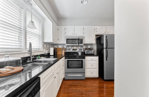 Bowling Green Condominio | Vette City Stingray - Condo w/King Bed