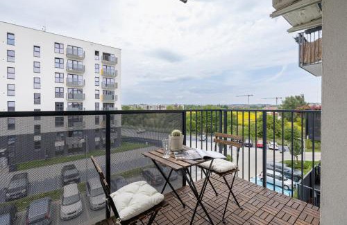 Pradnik Bialy Apartamento | Vetulaniego Apartment with Air Conditioning & Parking by Renters Prestige