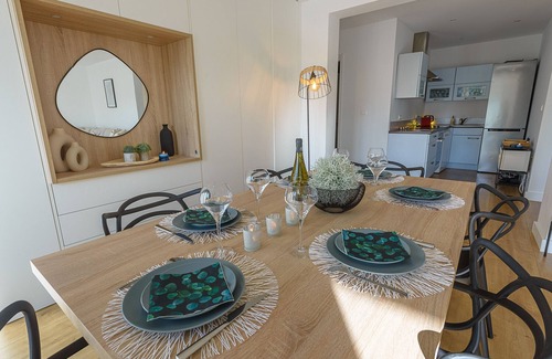 Veyrier-du-Lac Apartamento | VEYRIER centre - Pool and View, Apt contemporain