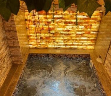 Erebuni Hotel | Via gio