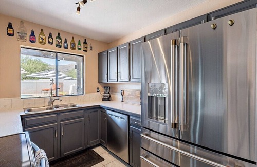Catalina Madre Casa | East Tucson / Sleep 7 / Pool & Hot Tub / 3BR 2BA