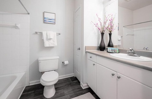Durham Apartamento | Viagem Durham Stylish 2BR with Parking