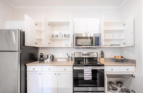 Durham Apartamento | Viagem Durham Stylish 2BR with Parking