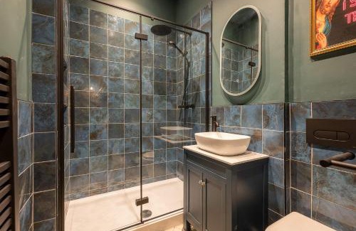 Barnard Castle Apartamento | Vibrant 2-Bedroom Chapel Retreat