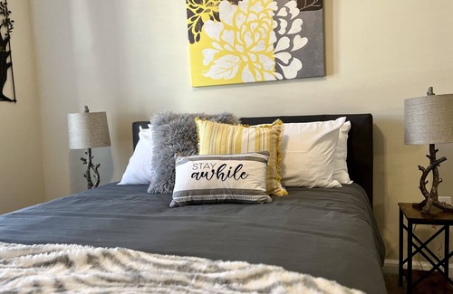 Holly Springs Apartamento | Vibrant 2 BR Apt in Holly Springs Near Raleigh, NC
