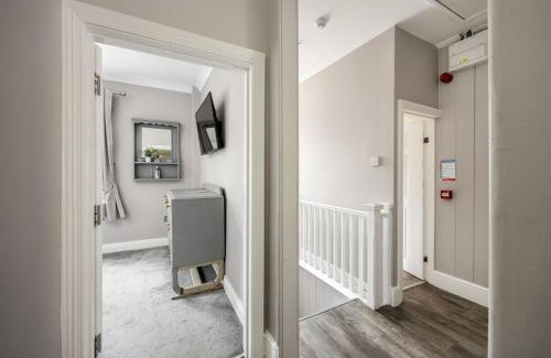 Poole Apartamento | Vibrant 3 bed flat above charming pub, 10 minutes to beach
