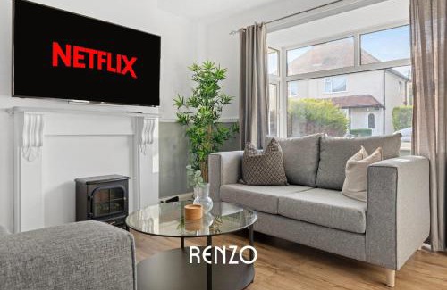 Chilwell Apartamento | Vibrant and Cosy 3-Bed Home in Nottingham by Renzo, Perfect for Contractors, Free Parking!
