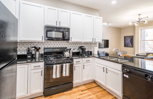 Tri-Taylor Condominio | Vibrante y moderna casa de 2 dormitorios en Try-Taylor.