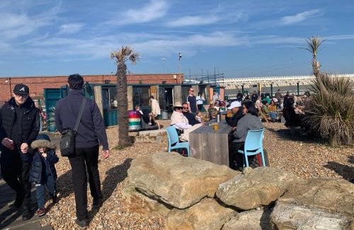 Folkestone Apartamento | Vibrant beachfront Folkestone getaway