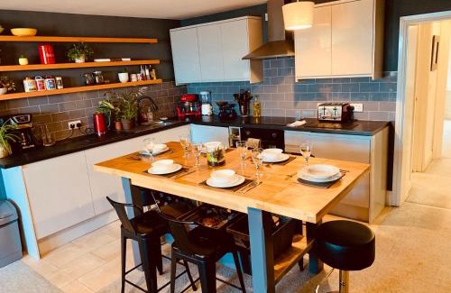 Folkestone Apartamento | Vibrant beachfront Folkestone getaway
