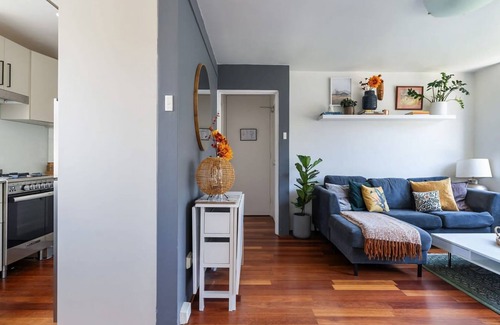 Freshwater Apartamento | Vibrant Beachside Retreat 2BR Unit in Freshwater
