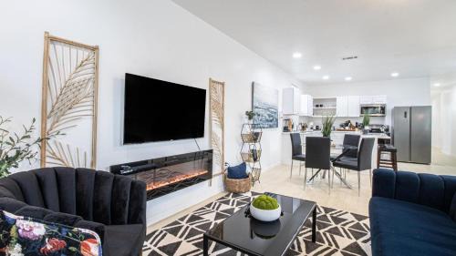 Central City Apartamento | Vibrant Blue Luxury Apartment 2316