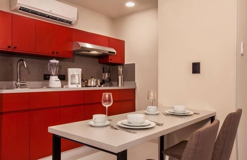 El Tezal Hotel | Vibrant Cabo Suite – Explore Marina & Beaches on Foot | 4 Family-friendly Units