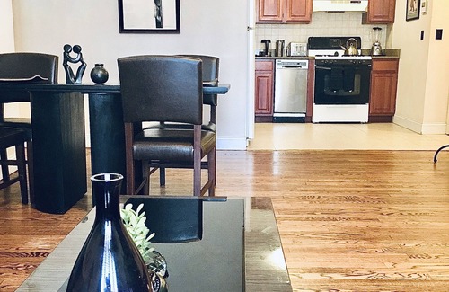 Park Slope Apartamento | Vibrant Classic BK Neighborhood!1 Block From Boutiqes, Restraunts, Shops & More!