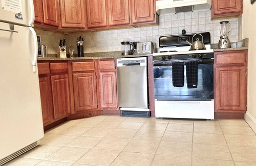 Park Slope Apartamento | Vibrant Classic BK Neighborhood!1 Block From Boutiqes, Restraunts, Shops & More!
