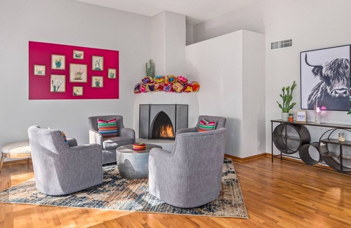Santiago Casa | Vibrant & Cozy Hacienda Retreat|Pool|Sleeps 10