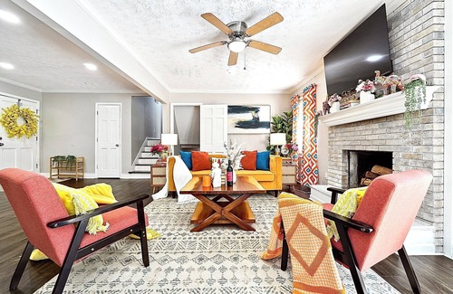 Snellville Casa | Vibrant & Cozy Home-Sleeps 12-King Bed-Fenced Yard