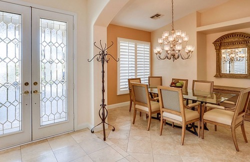 Magnesia Falls Cove Casa | Vibrant, Dog-Friendly Home with WiFi, Private Pool, Spa, & Outdoor Kitchen
