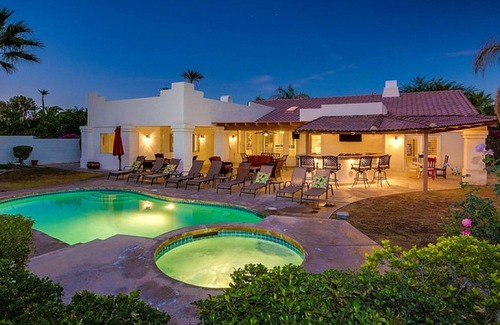 Magnesia Falls Cove Casa | Vibrant, Dog-Friendly Home with WiFi, Private Pool, Spa, & Outdoor Kitchen
