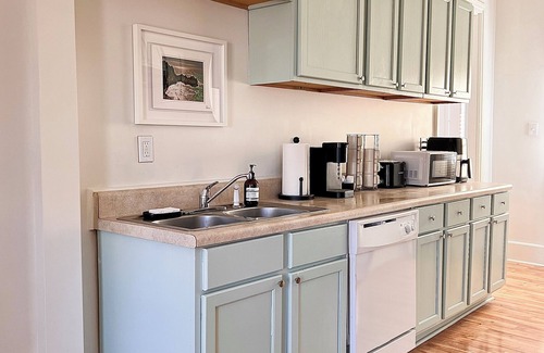New Pathways Apartamento | Historic Home in Downtown Memphis - Upper unit