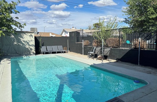 Henderson Casa | Vibrant Family Home With Pool