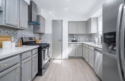 Pasadena Casa | VIBRANT Houston OASIS with private pool and patio, sleeps 8