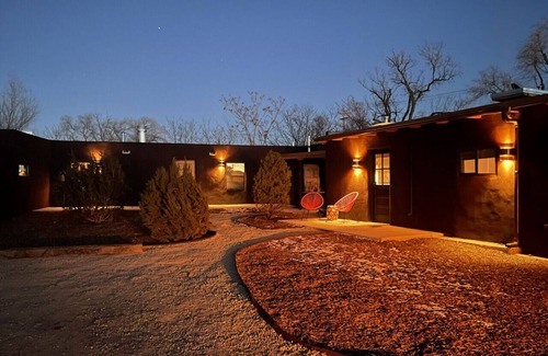 Santa Fe Apartamento | Onu · Vibrant, Light-Filled “Onu Suite” @ La Dea