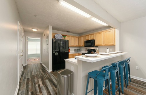 Auburn Condominio | Vibrant Living Near Auburn University l 4BR 4BA